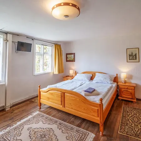 مزرعة للإقامة Alandblick