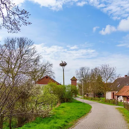 مزرعة للإقامة Alandblick *